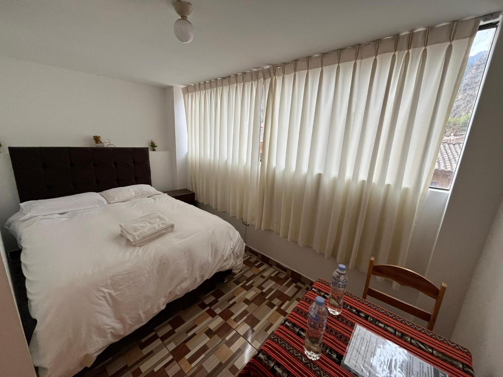 Hostel Apu Qhawarina Ollantaytambo Bagian luar foto