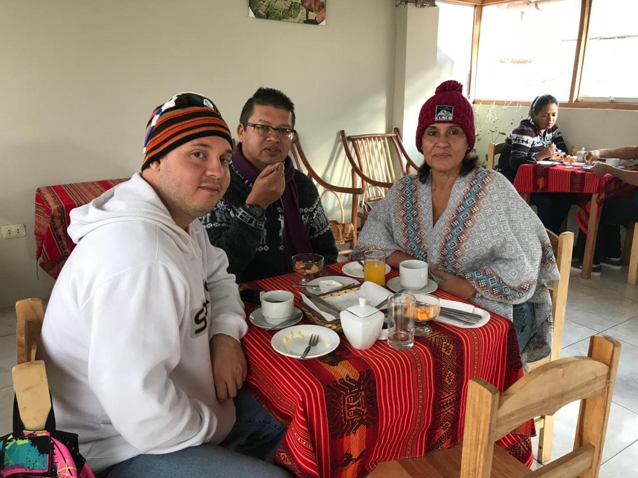 Hostel Apu Qhawarina Ollantaytambo Bagian luar foto